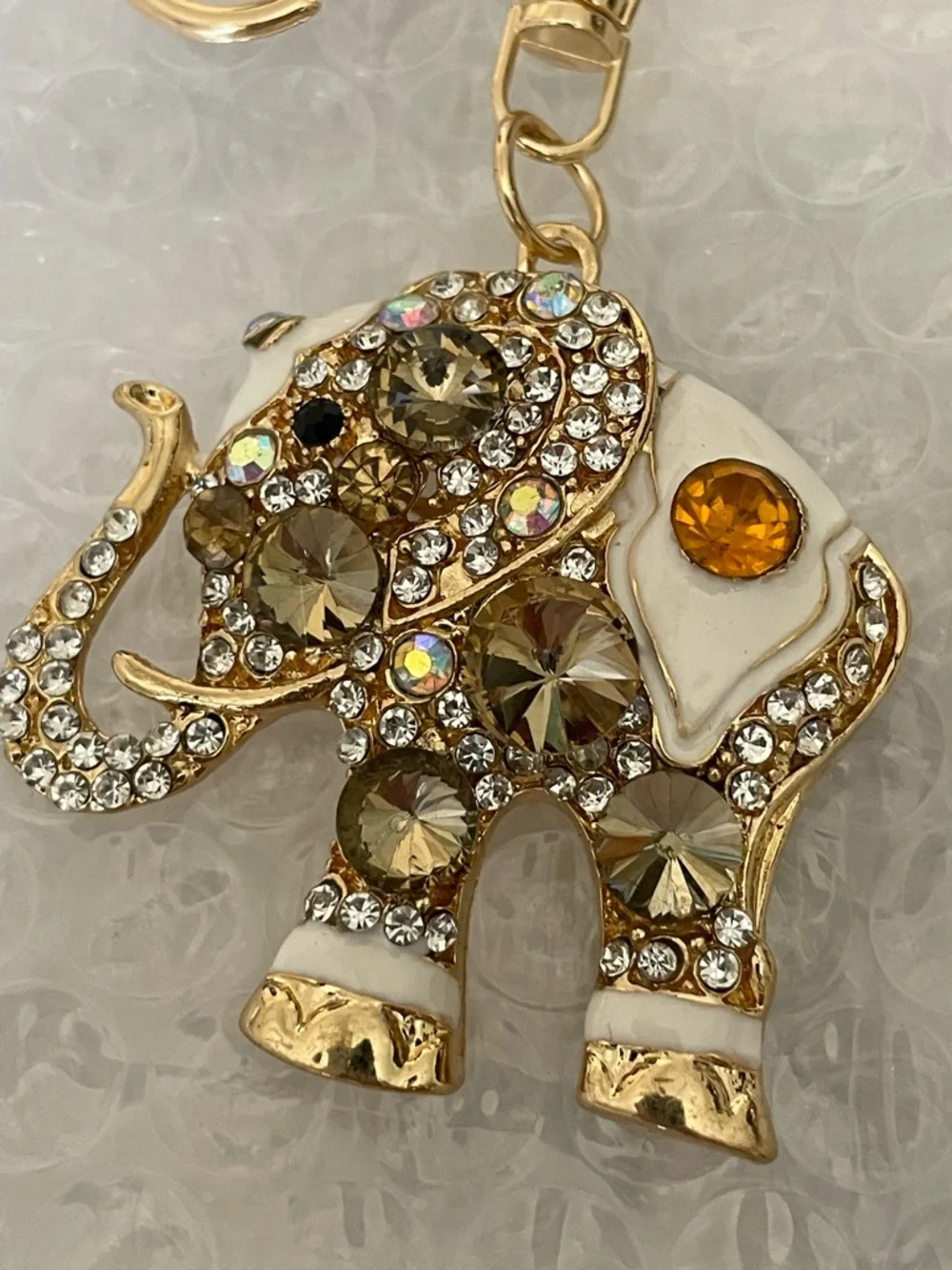 Crystal Elephant Keychain - Picture 2 of 3